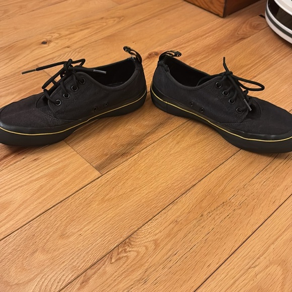 Dr. Martin Sneakers - Picture 8 of 12